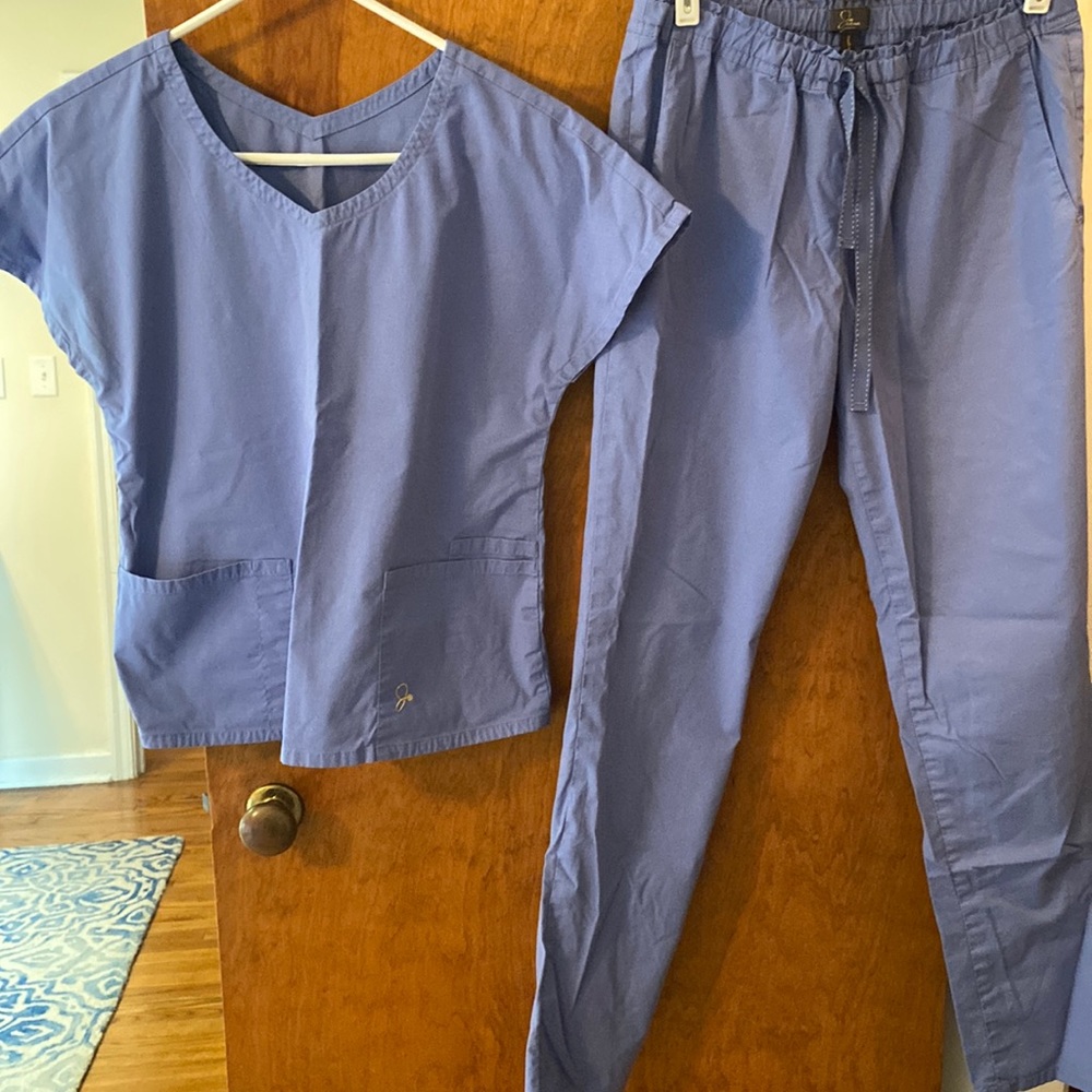 Jaanu scrub set! Size XS Top and Small pants. Ciel blue color.